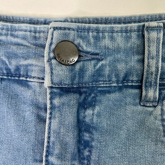 Billabong Jean Skirt Medium Rinse Denim Mini Sz 8 - Picture 5 of 7
